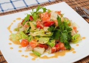 Салат из копченой рыбы